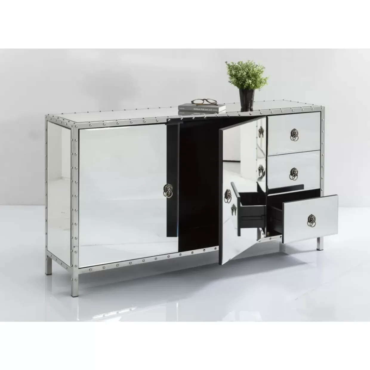 Sideboard Rivet